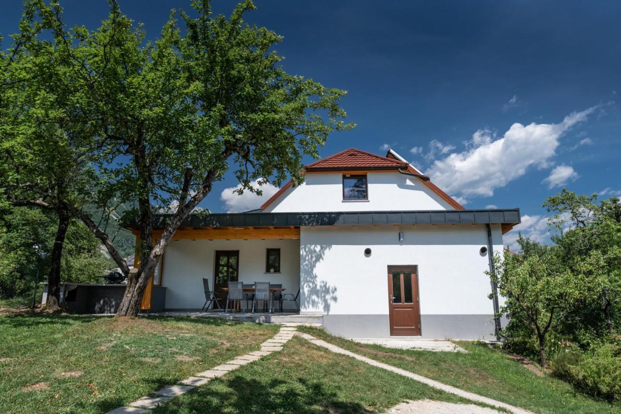 House Hiperbola & Outdoor Activities Apartment Bovec Bagian luar foto