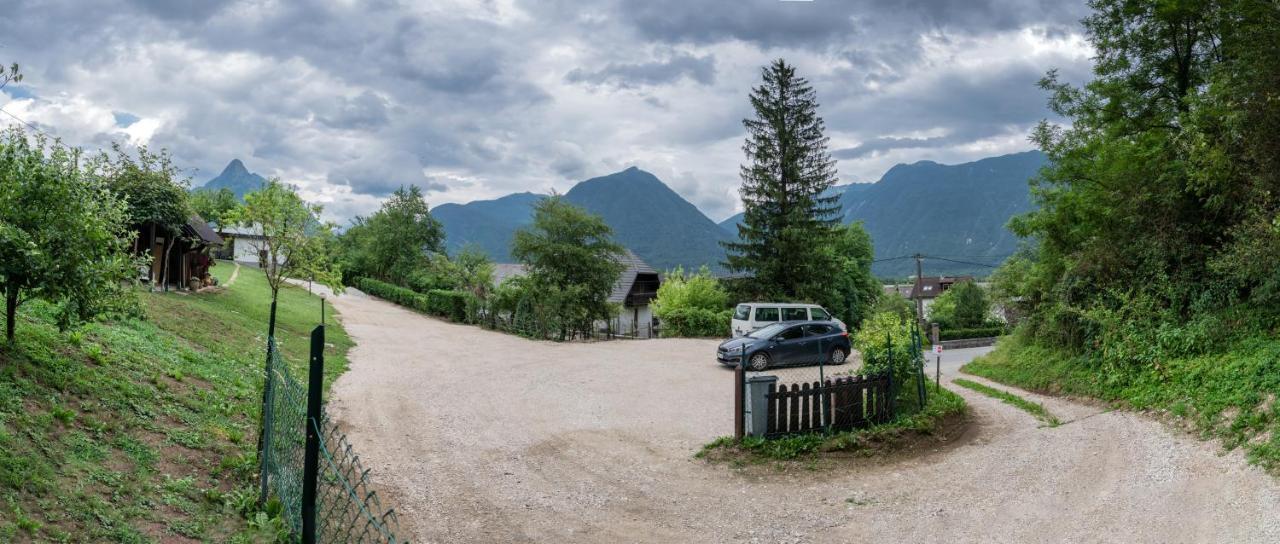 House Hiperbola & Outdoor Activities Apartment Bovec Bagian luar foto