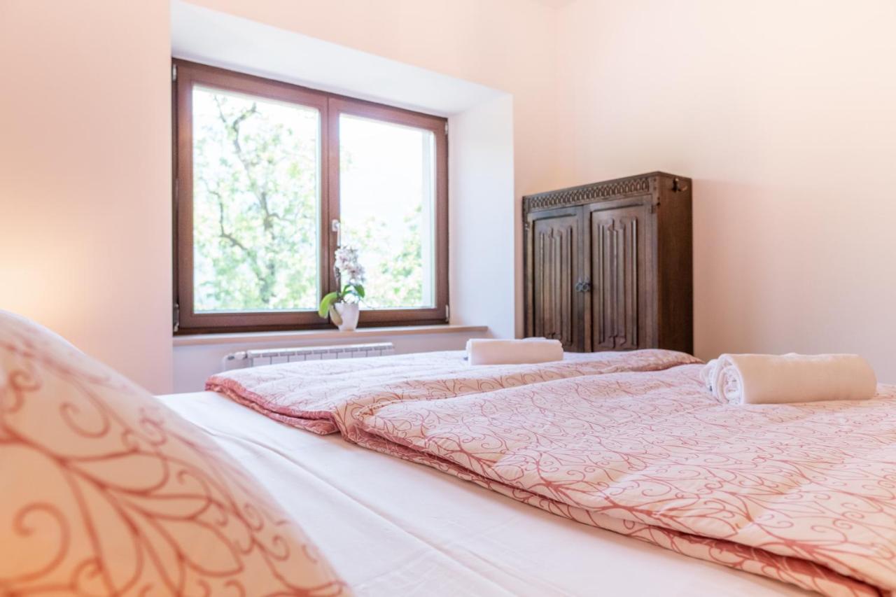 House Hiperbola & Outdoor Activities Apartment Bovec Bagian luar foto